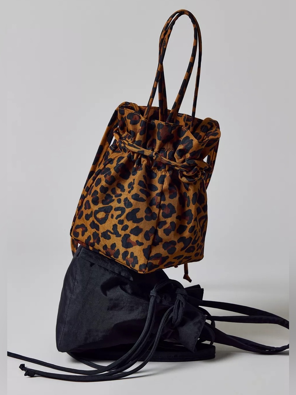 Baggu Nylon Drawstring Bag in Leopard NWT Crossbody